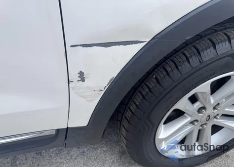 2011 Ford Explorer z USA, uszkodzony, nr VIN 1FMHK7D83BGA41444